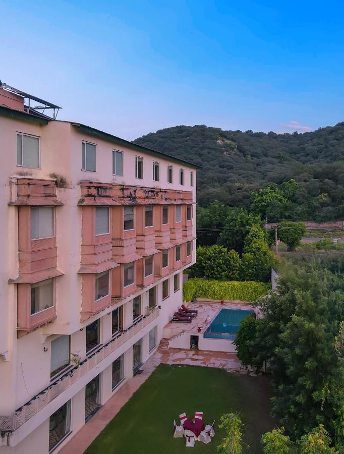 Welcomheritage Mount Valley Resort Ranthambore ซาวาย มาโดปูร์ ภายนอก รูปภาพ