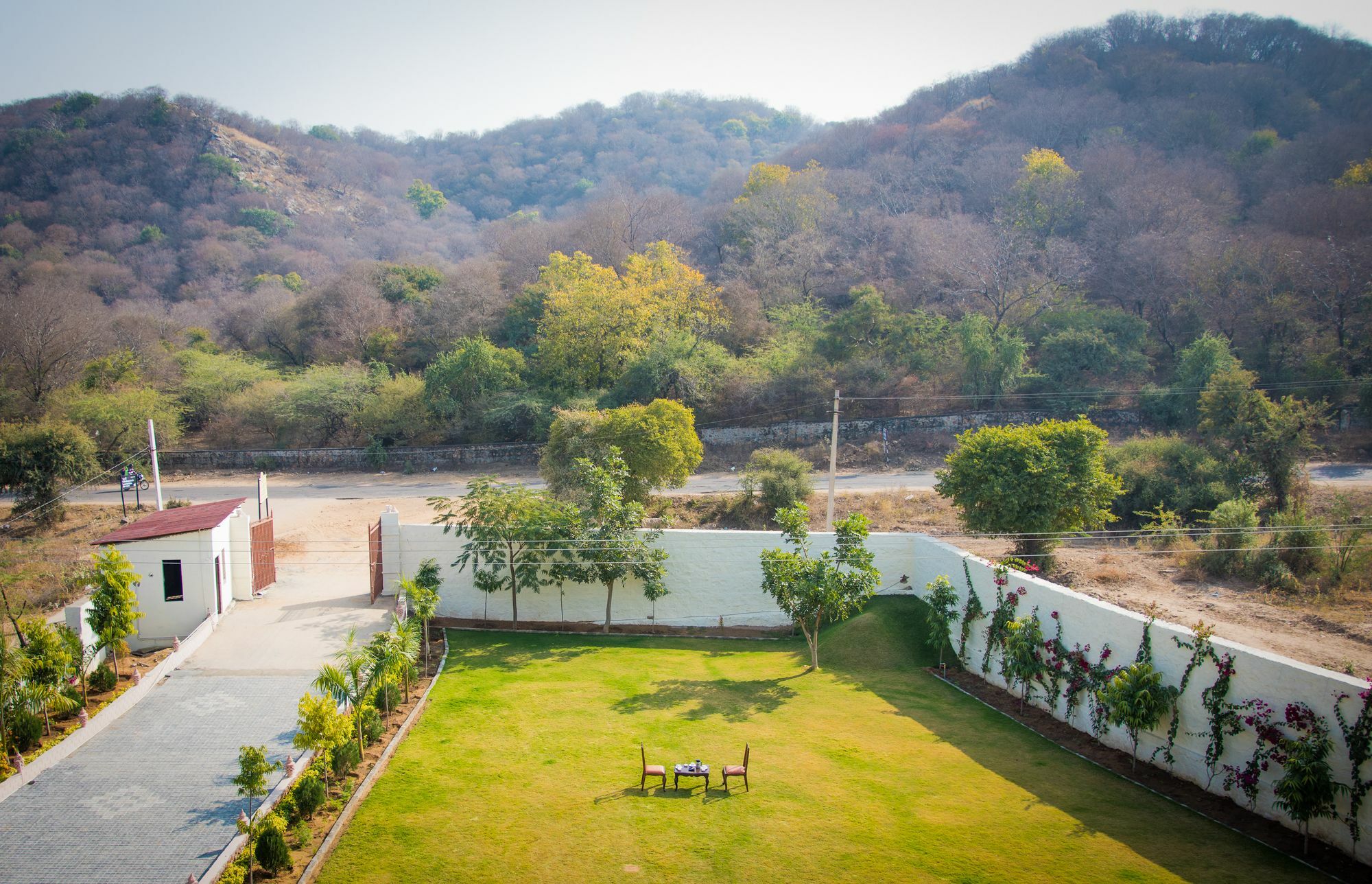 Welcomheritage Mount Valley Resort Ranthambore ซาวาย มาโดปูร์ ภายนอก รูปภาพ